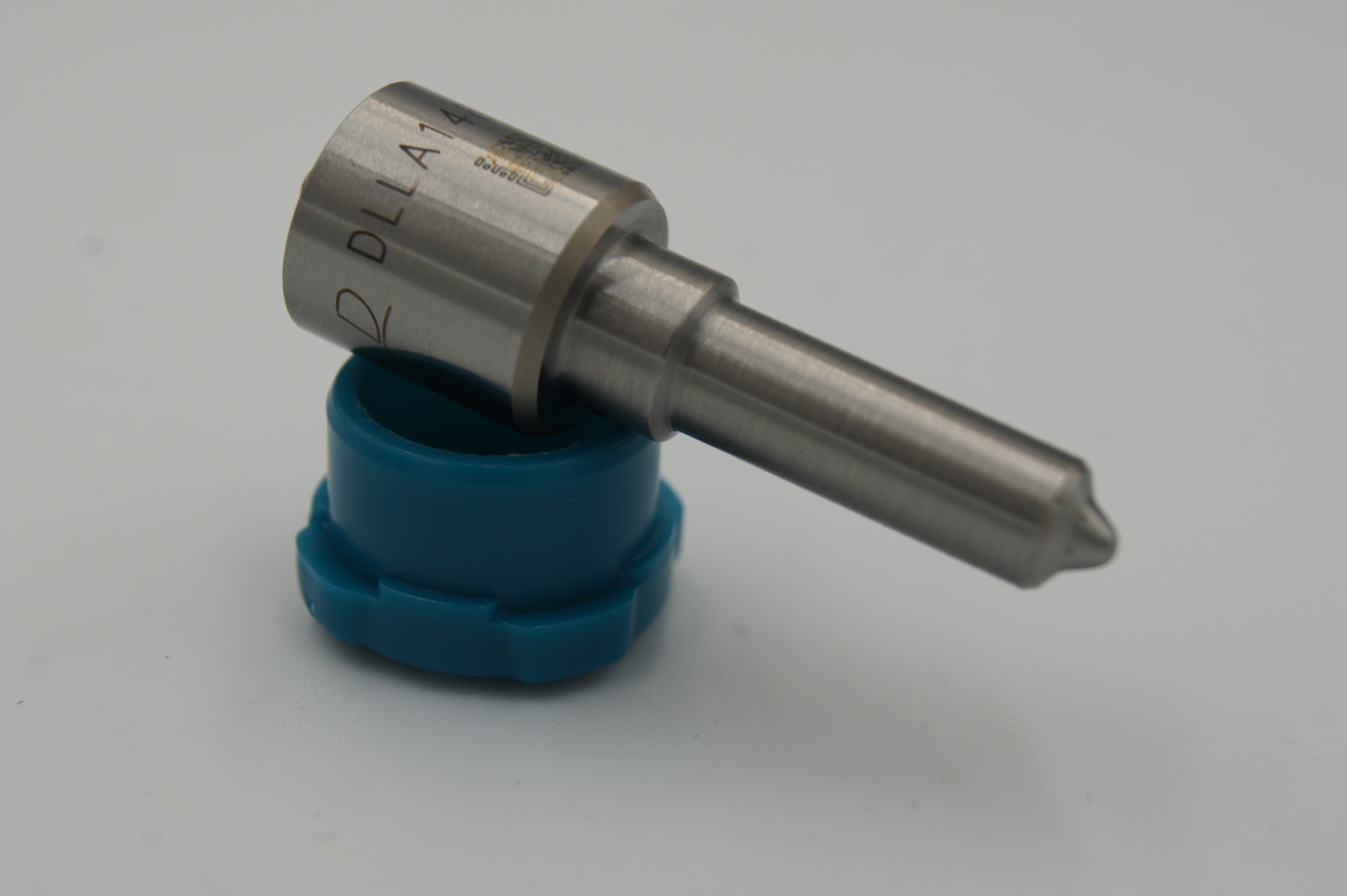 DLLA148P800 / 093400-8000 Распылитель Denso